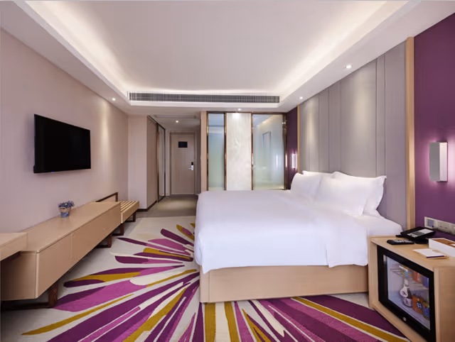 Business Queen Room