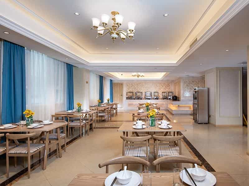 Vienna Hotel Nanchong Gaoping Airport North Sichuan Medical College Vienna Hotel Nanchong Gaoping Airport North Sichuan Medical College