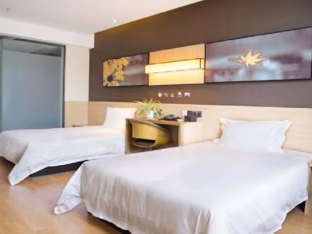 IU Compact U - S Twin Room