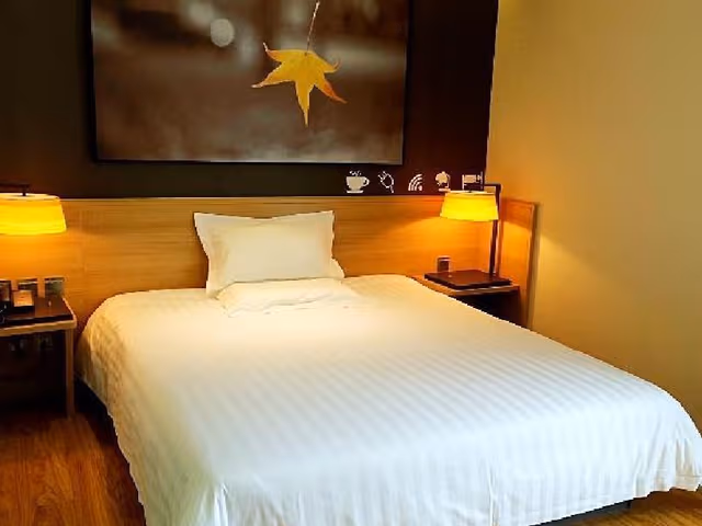 IU Compact U S Bed Room
