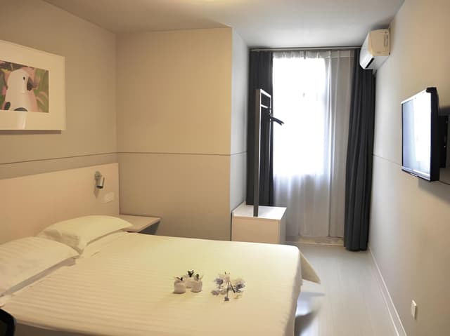 wh - standard room