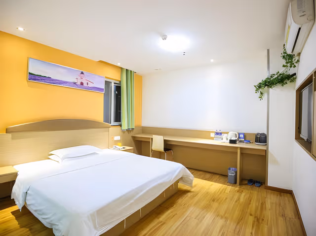 Economy Room
