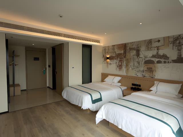 Dossen - Family Room