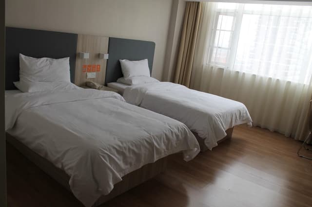 Corporate Twin, Guest room, 2 Twin/Single Bed(s), City view
