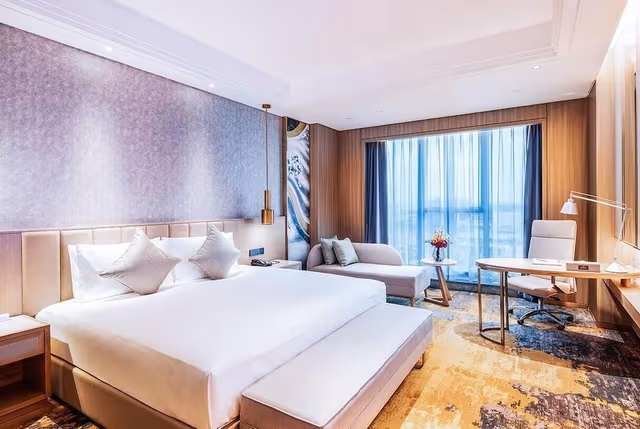 Executive Room, 1 King Bed, Smoking (Lite Luxury)
