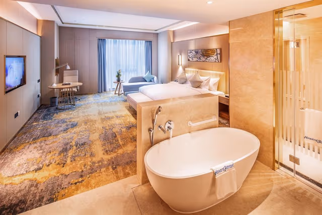 Executive Room, 1 King Bed, Smoking (Lite Luxury)
