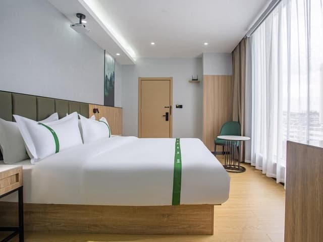 GTI - 1 Bed Room, Projection