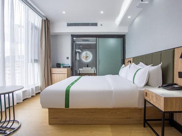 GTI - 1 Bed Room, Projection