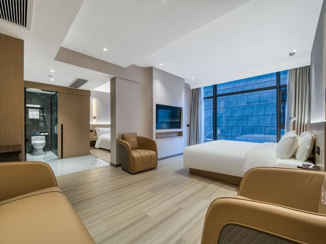 Dossen - Deluxe Family Room
