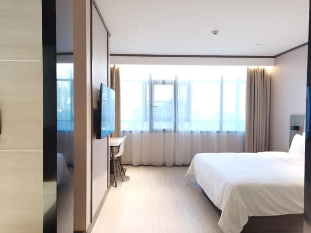 Huazhu - Superior BedRoom