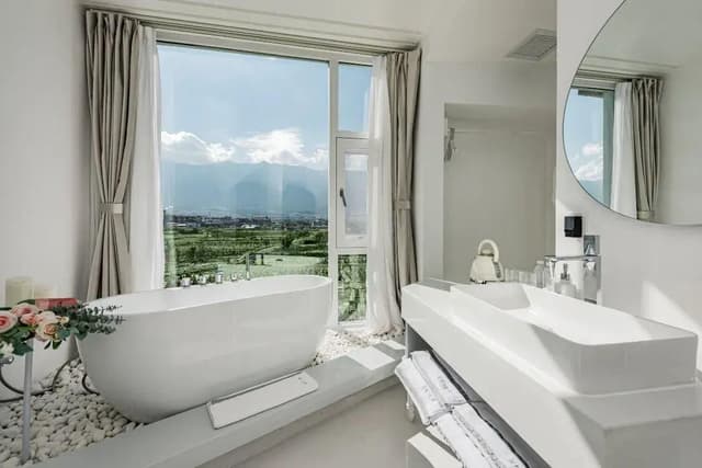 Executive King Room with Bathtub