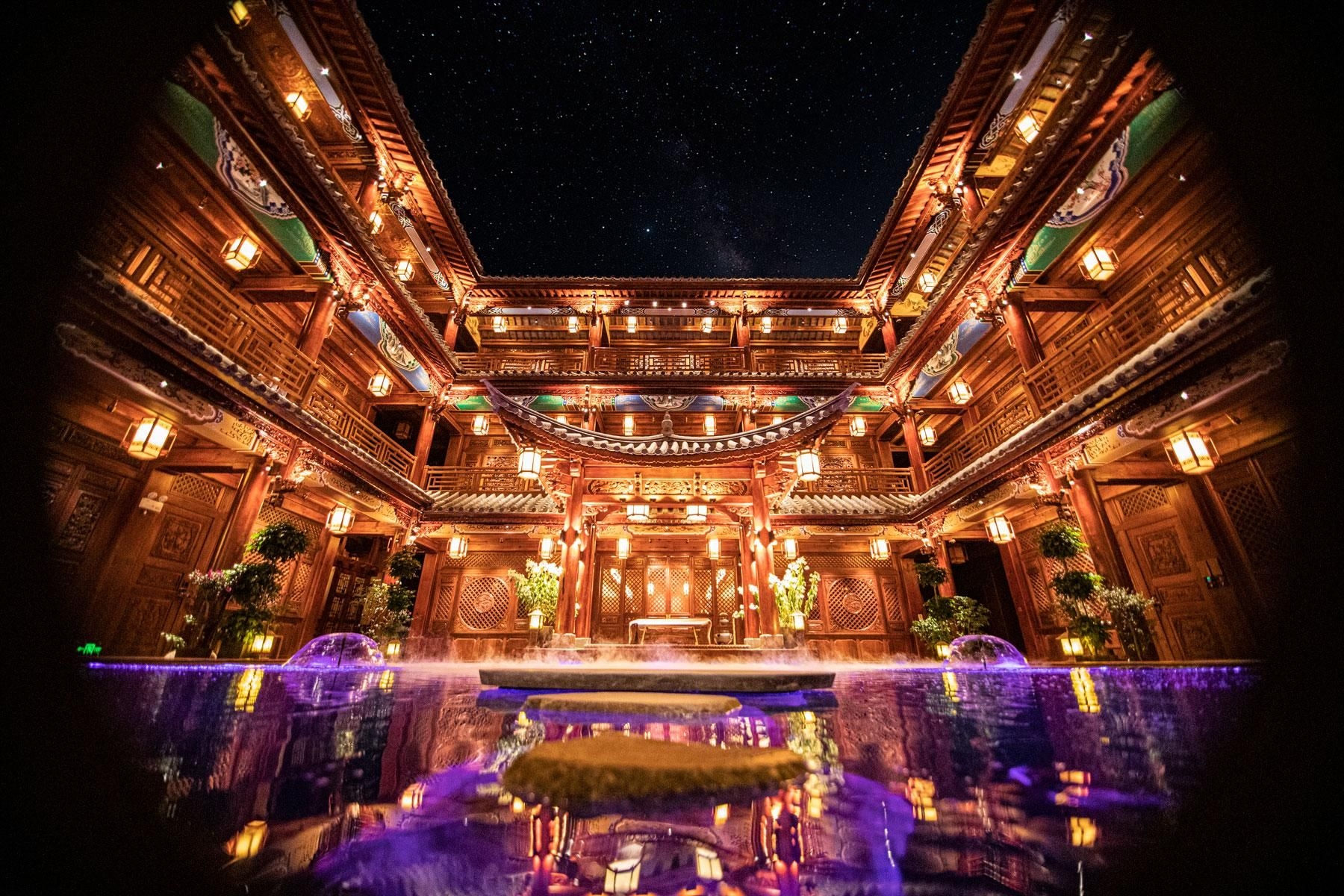 โรงแรมสปิริทเต็ด ซิลกี้ อินน์ (Spirited Silky Inn)1