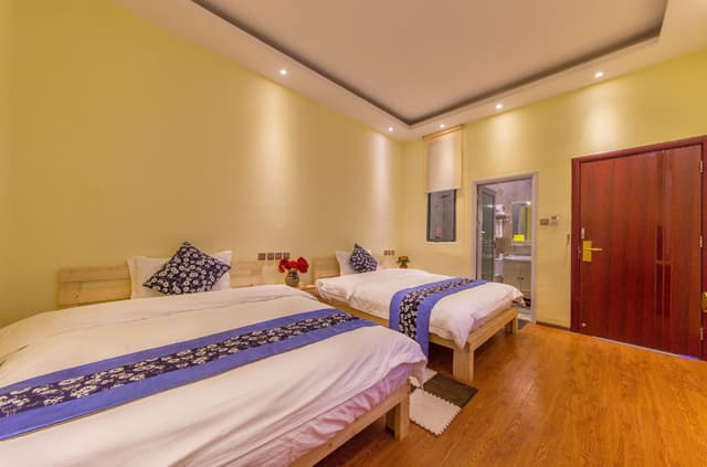 Twin Bed Room