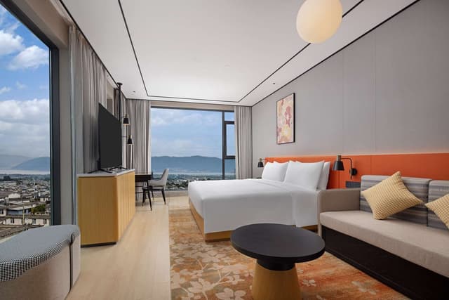 KING DELUXE ROOM