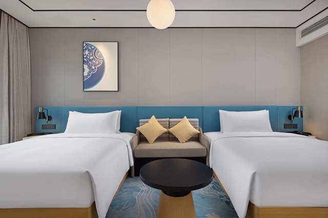 TWIN DELUXE ROOM