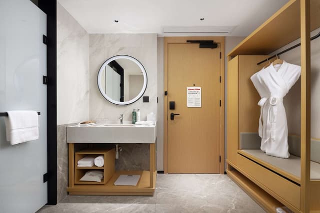 TWIN DELUXE ROOM