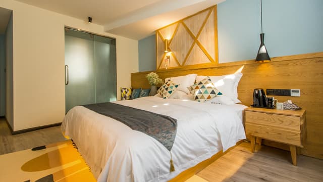 Exquisite Queen Room