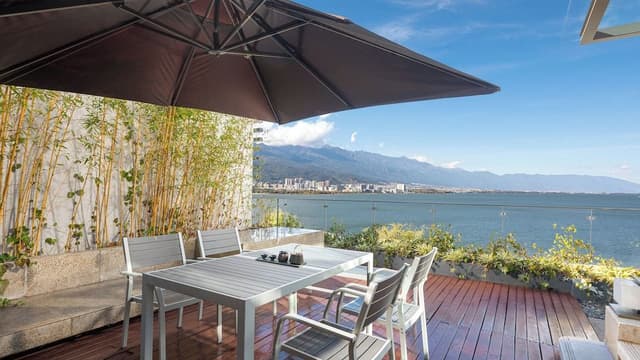 Suite, 1 Bedroom (180 Degree Erhai View)
