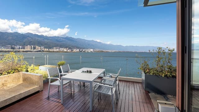 Suite, 1 Bedroom (180 Degree Erhai View)