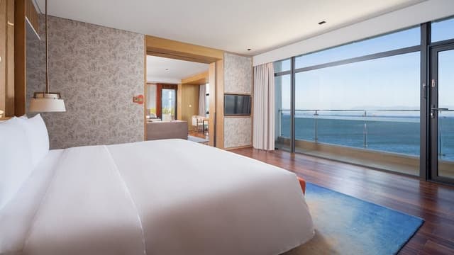 Suite, 1 Bedroom (180 Degree Erhai View, High Floor)