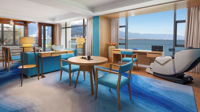 Suite, 1 Bedroom (180 Degree Erhai View)