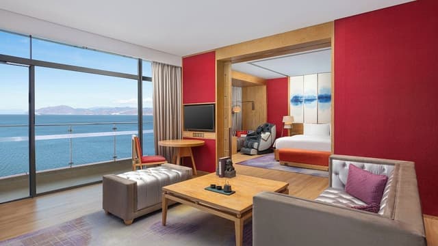 Suite, 1 Bedroom (180 Degree Erhai View)