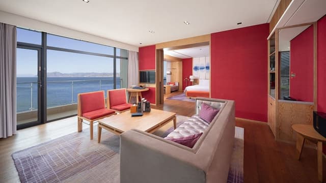 Suite, 1 Bedroom (180 Degree Erhai View)