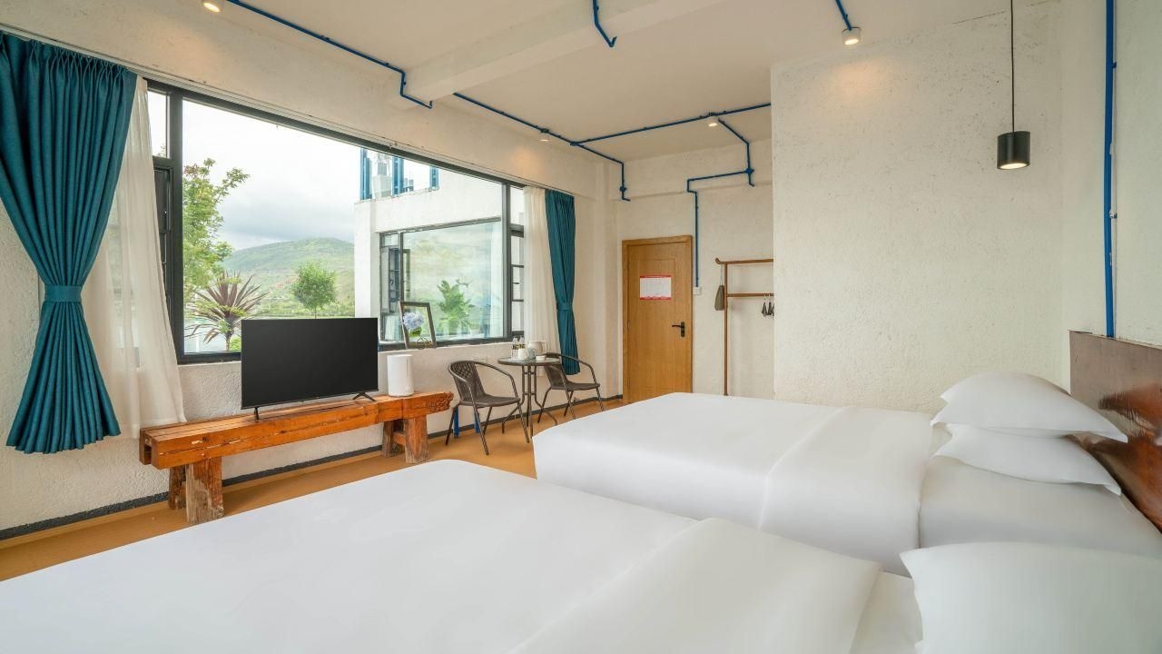 Floral Dali Erhai Lake Space Love Sea HomestayDali Bohai Branch3