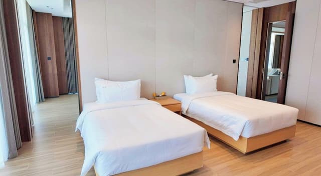 Room, 2 Bedrooms, Lake View