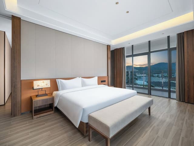Room, 2 Bedrooms, Lake View