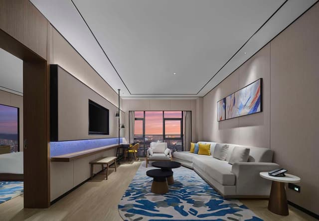 KING ONE BEDROOM SUITE
