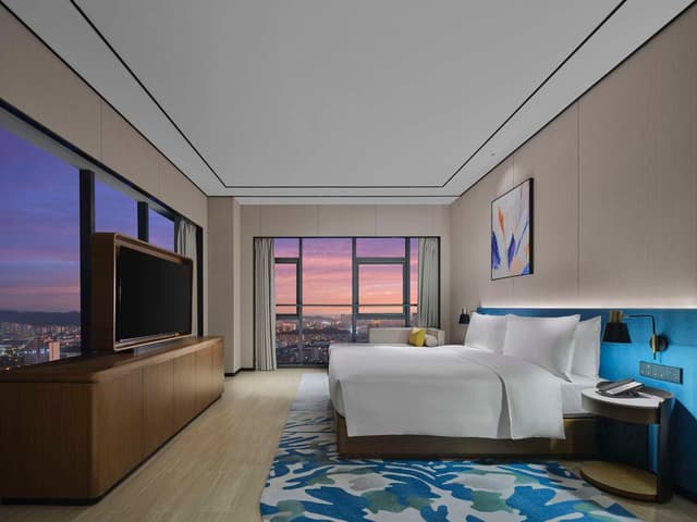 KING ONE BEDROOM SUITE