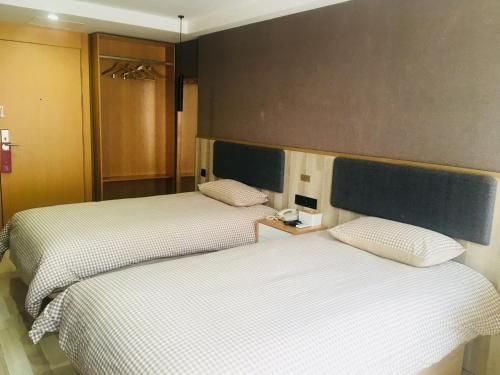 Up And In Guangdong Heyuan Dongcheng West Area Taohuashuimu1