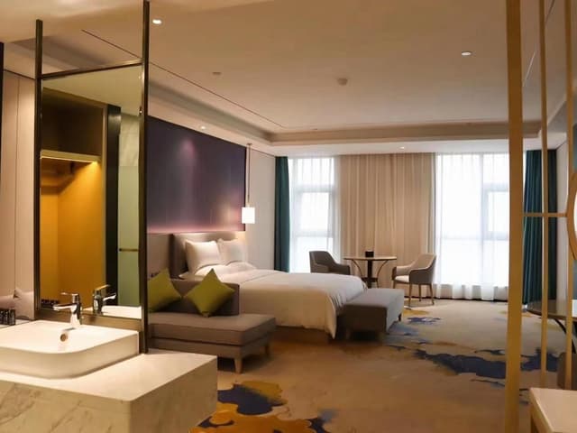 Deluxe King Room, Smoking
