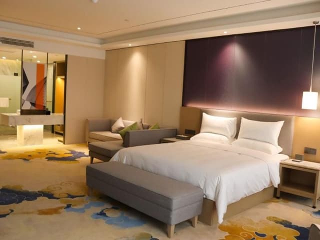 Fragrant Room, Smoking