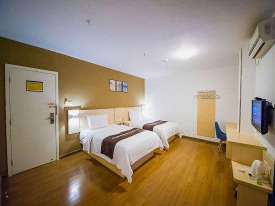 Memory Foam Twin Room