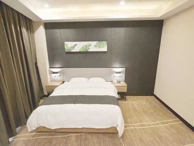 Business Queen Room
