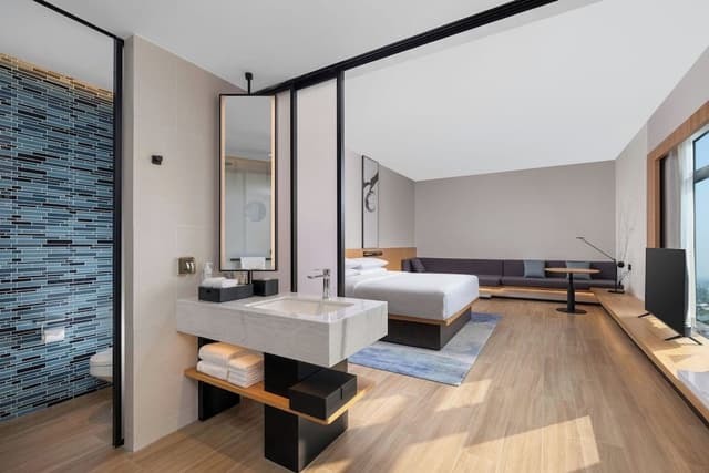 Superior Room, 1 King Bed (view)