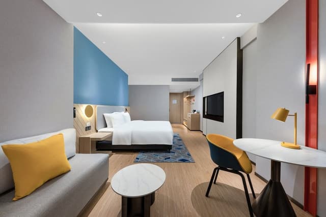 Standard Room, 1 King Bed (Minibar)