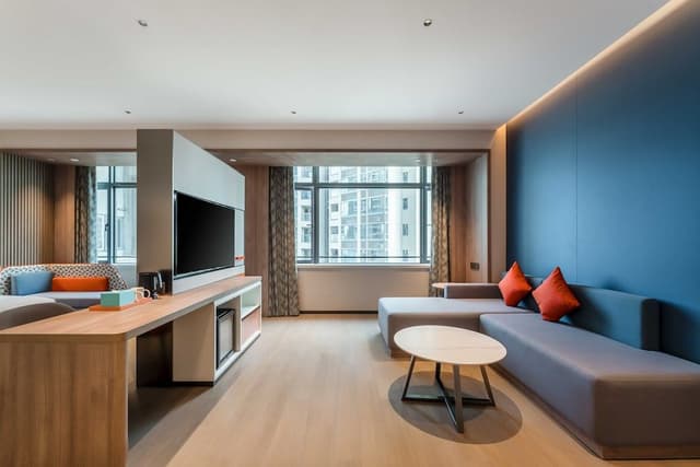Suite, 1 King Bed