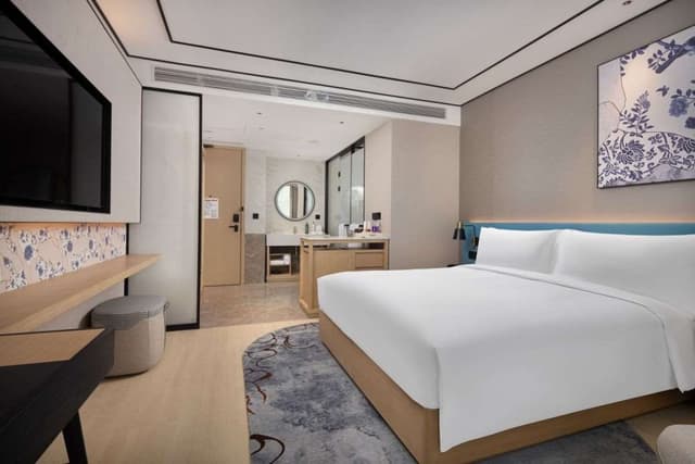 KING GUEST ROOM