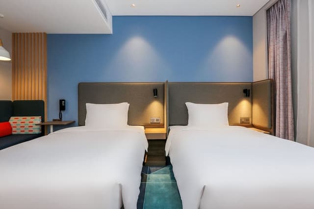 Standard Room, 2 Twin Beds (Extra Floor Space)