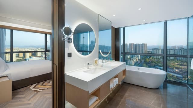 1 King 1 Bedroom Suite