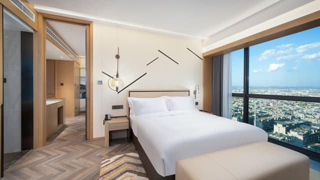1 King 1 Bedroom Suite