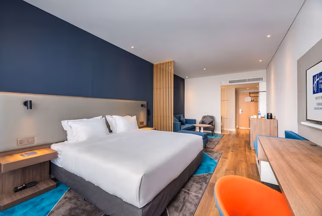 Standard Room, 1 King Bed (Extra Floor Space)