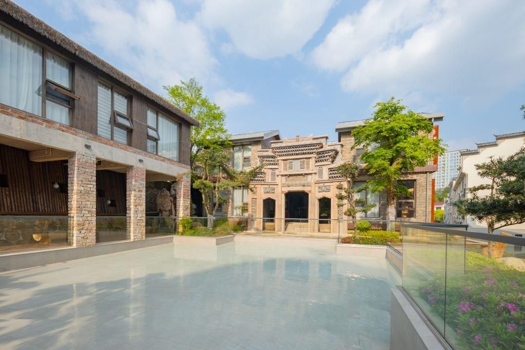 ฟลอรัล ลักชัวรี่ เหิงเตี้ยน ซินตี้ บีแอนด์บี (Floral Luxury Hengdian Xindi B&B)0