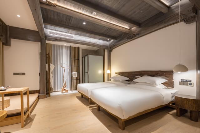 Guest Room - Twin Beds