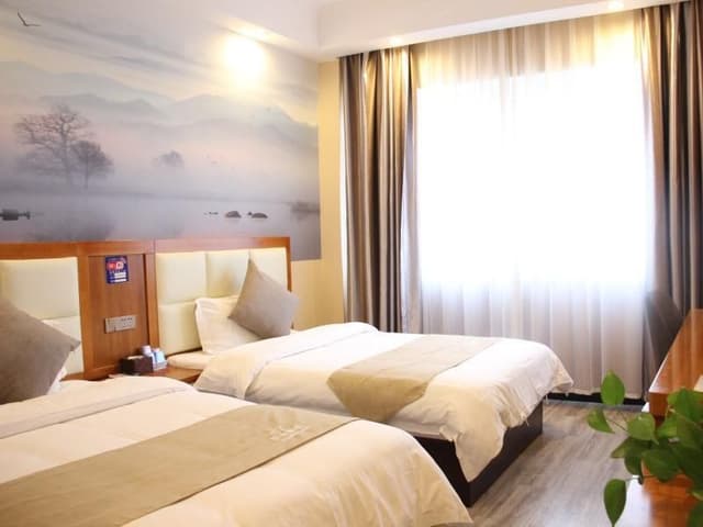 Fashionable Twin Room