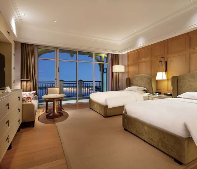 TWIN DELUXE ROOM LAKE VIEW WITH BALCONY