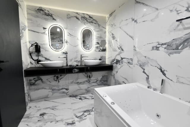 Deluxe Suite, Balcony